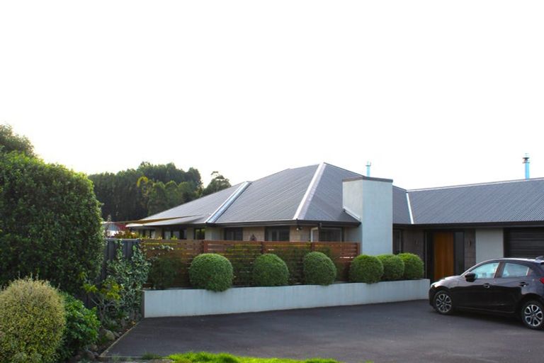 Photo of property in 41 Severn Street, Green Island, Dunedin, 9018