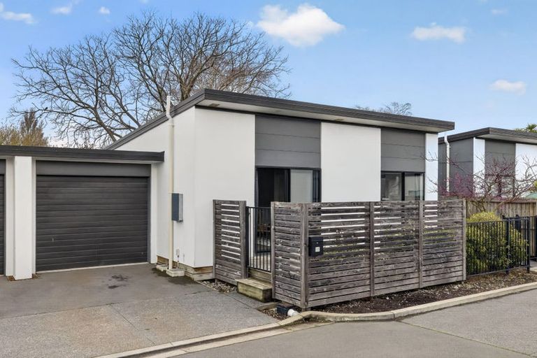 Photo of property in 10 League Lane, Phillipstown, Christchurch, 8011
