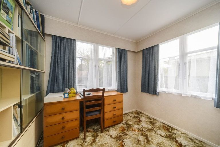 Photo of property in 27 Galway Avenue, Hokowhitu, Palmerston North, 4410