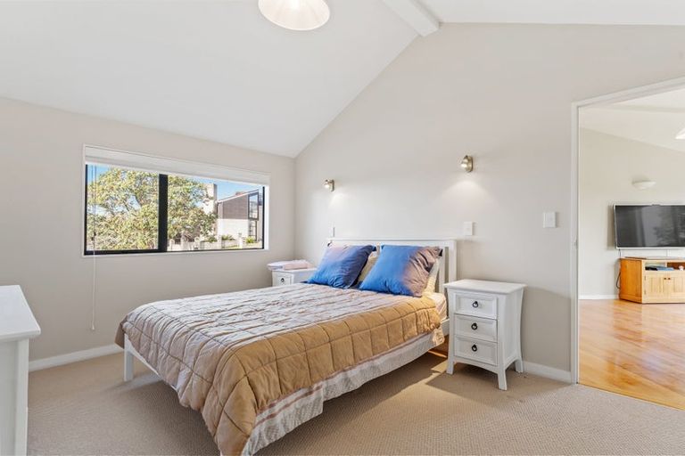 Photo of property in 9 Kotare Place, Sandspit, Warkworth, 0982