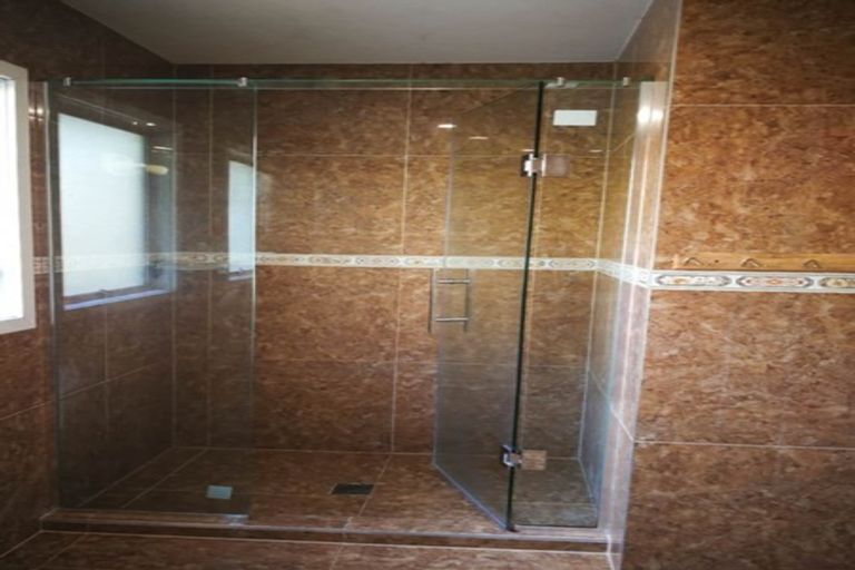 Photo of property in 33 Redwood Drive, Massey, Auckland, 0614