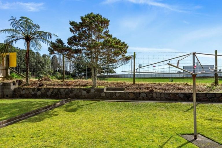 Photo of property in 52 Clawton Street, Westown, New Plymouth, 4310