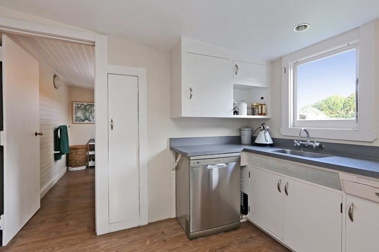 Photo of property in 2/707 Queen Street East, Parkvale, Hastings, 4122