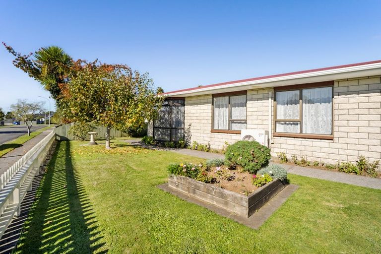 Photo of property in 37 Kowhai Street, Inglewood, 4330