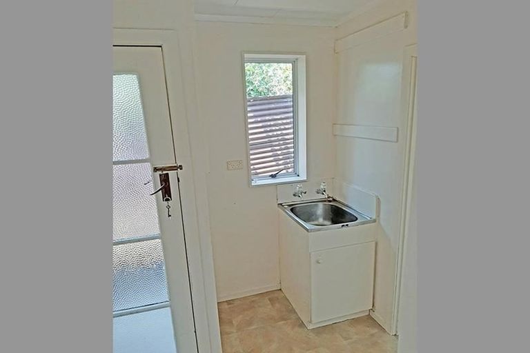 Photo of property in 42 Mildmay Road, Henderson, Auckland, 0610