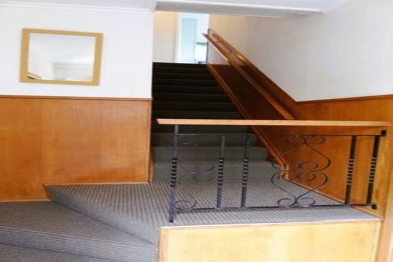 Photo of property in 4/162 Onewa Road, Northcote, Auckland, 0627