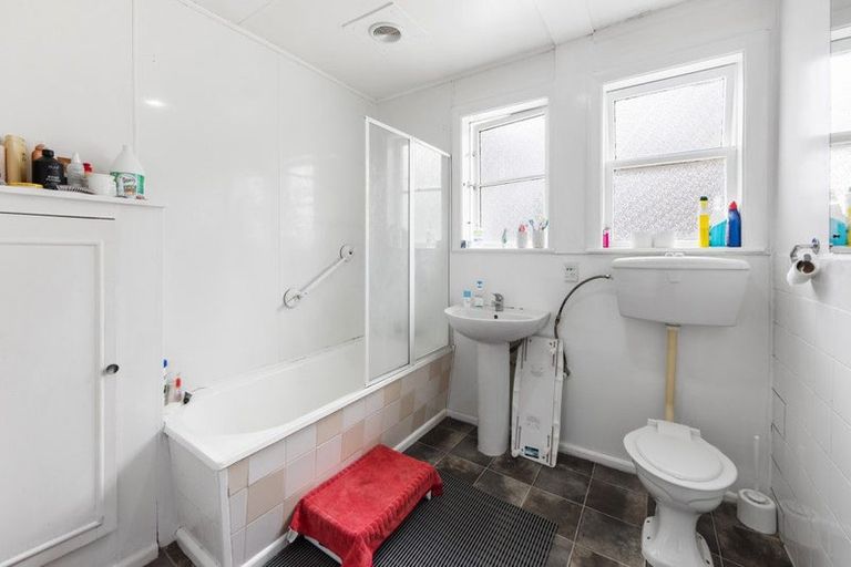 Photo of property in 12 Denvir Street, Strowan, Christchurch, 8052