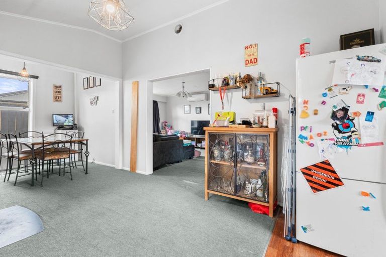 Photo of property in 270 High Street South, Carterton, 5713