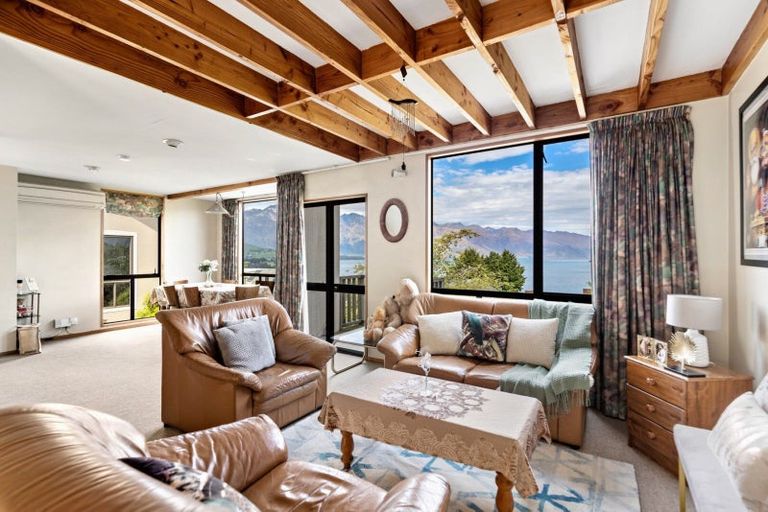 Photo of property in 4 Sainsbury Road, Fernhill, Queenstown, 9300