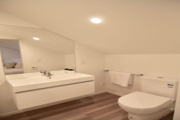 Photo of property in 138e Holly Road, St Albans, Christchurch, 8014