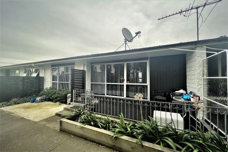 Photo of property in 2/65 Lincoln Road, Hillmorton, Christchurch, 8024