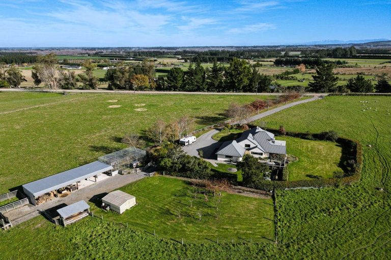 Photo of property in 132 Round Hill Road, Loburn, 7472