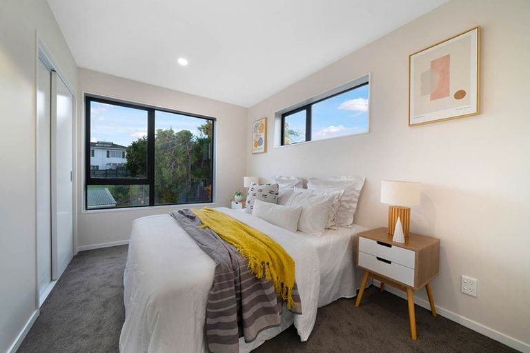 Photo of property in 8b Mason Street, New Lynn, Auckland, 0600