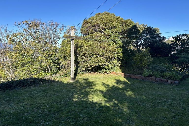 Photo of property in 12 Asquith Terrace, Brooklyn, Wellington, 6021