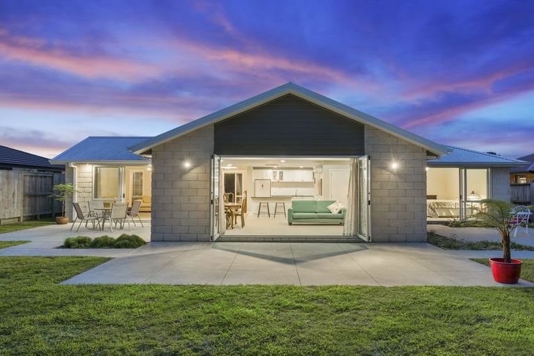 Photo of property in 23 Teal Place, Pyes Pa, Tauranga, 3112