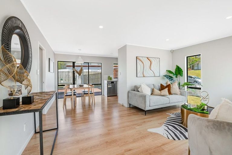 Photo of property in 1/12 Jumento Place, Unsworth Heights, Auckland, 0632