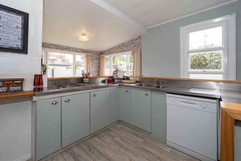 Photo of property in 132 Mcmurdo Street, Tinwald, Ashburton, 7700