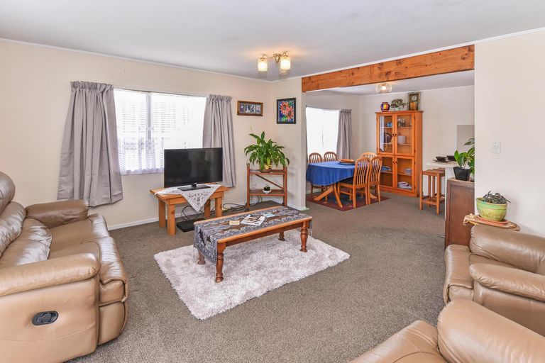 Photo of property in 164 Carnoustie Drive, Wattle Downs, Auckland, 2103