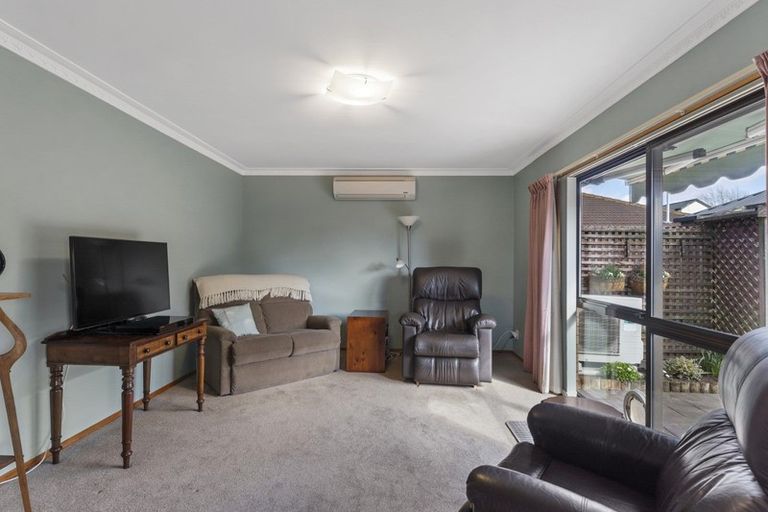Photo of property in 1/5 Tuscany Place, Beckenham, Christchurch, 8023