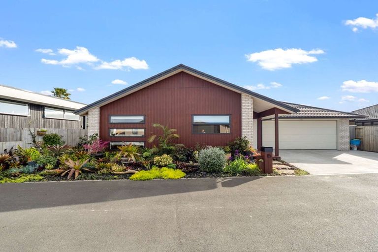 Photo of property in 15 Centaine Way, Papamoa Beach, Papamoa, 3118