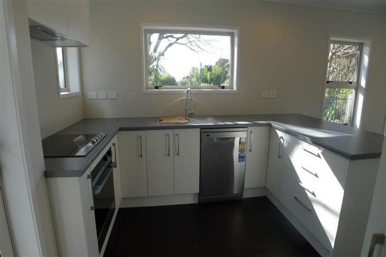 Photo of property in 24 Paewai Road, Glen Eden, Auckland, 0602