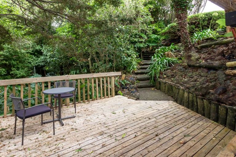 Photo of property in 21a Page Point, Mellons Bay, Auckland, 2014