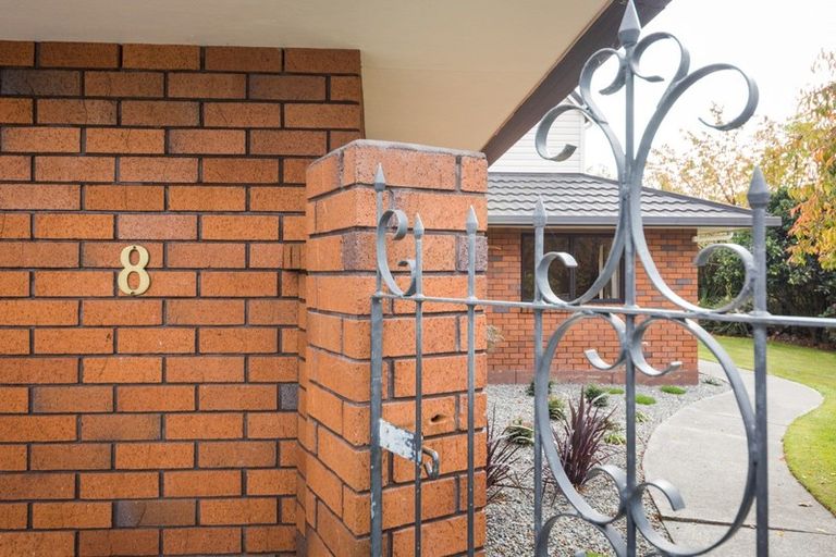 Photo of property in 8 Harrow Place, Hokowhitu, Palmerston North, 4410
