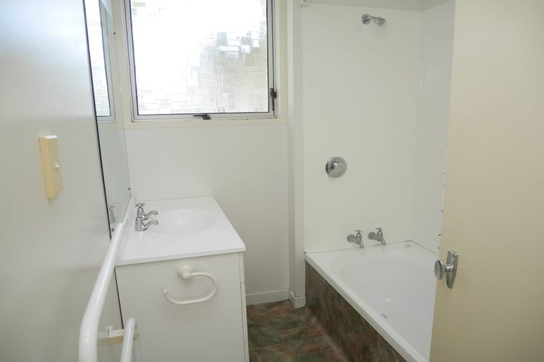 Photo of property in 11a Cypress Grove, Paraparaumu, 5032