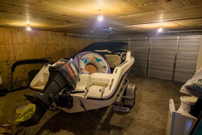 Photo of property in 44 Koe Street, Moana, 7872