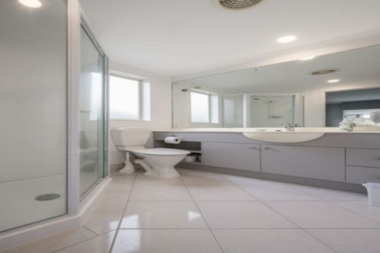 Photo of property in 86 Bob Charles Drive, Golflands, Auckland, 2013