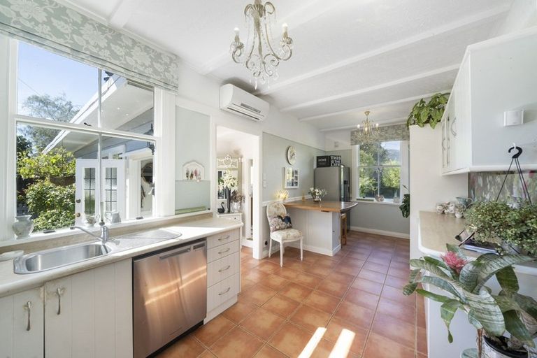 Photo of property in 339 Te Moana Road, Waikanae, 5036