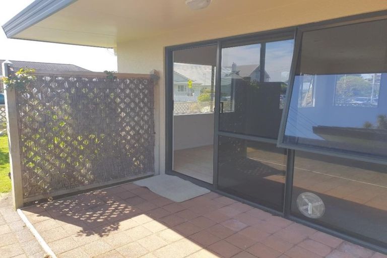 Photo of property in 41 Ngaio Street, Strandon, New Plymouth, 4312