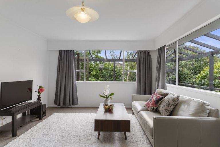 Photo of property in 4/36a Sunnynook Road, Sunnynook, Auckland, 0620