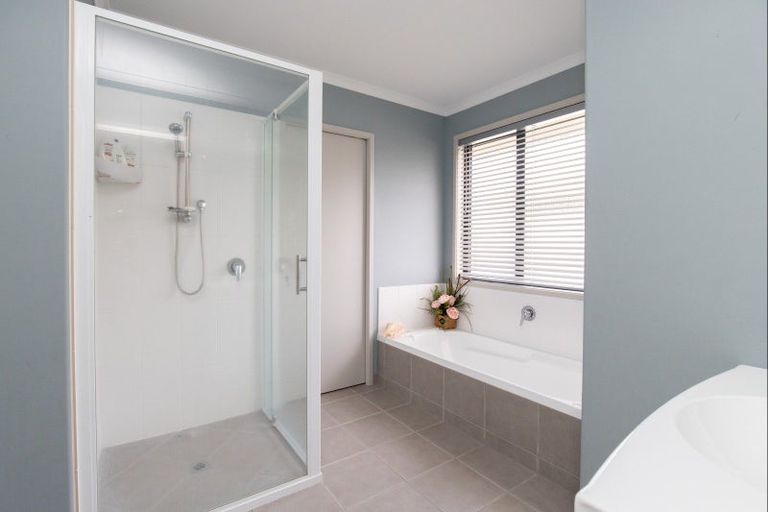 Photo of property in 42 Benner Drive, Ngatea, 3503