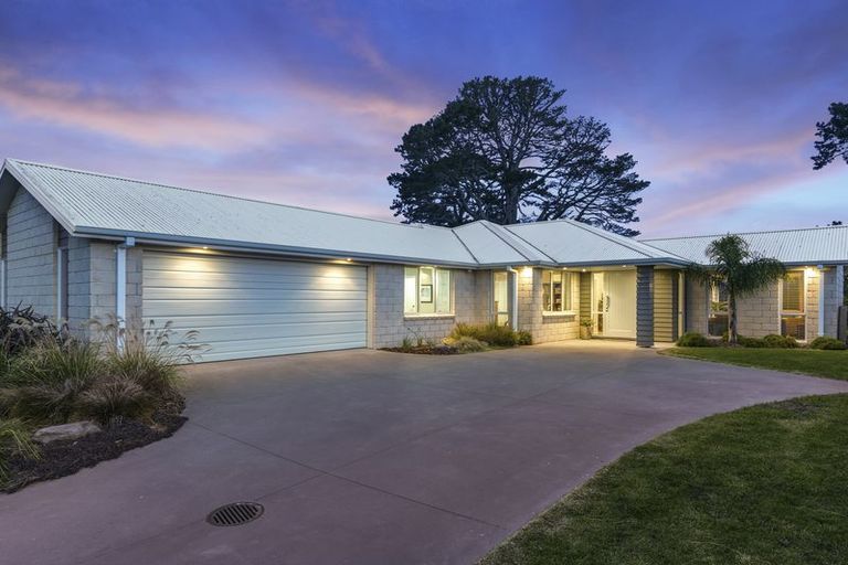 Photo of property in 23 Teal Place, Pyes Pa, Tauranga, 3112