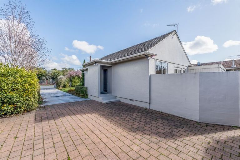 Photo of property in 21 Dinton Street, Russley, Christchurch, 8042
