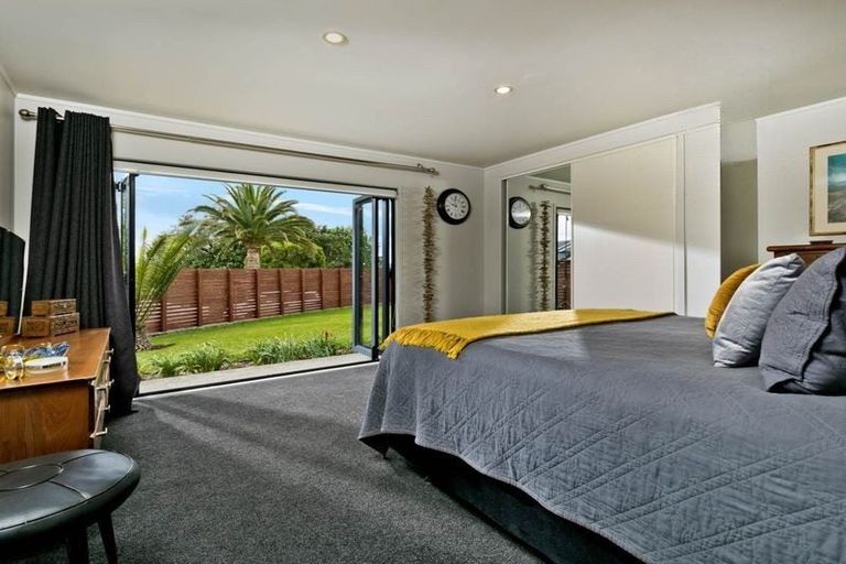 Photo of property in 53a Greenhithe Road, Greenhithe, Auckland, 0632