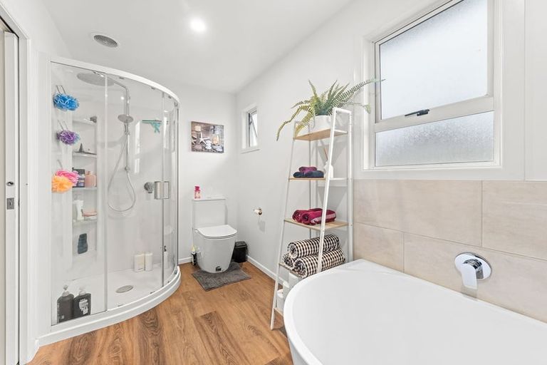 Photo of property in 14 Cowling Road, Hurdon, New Plymouth, 4310