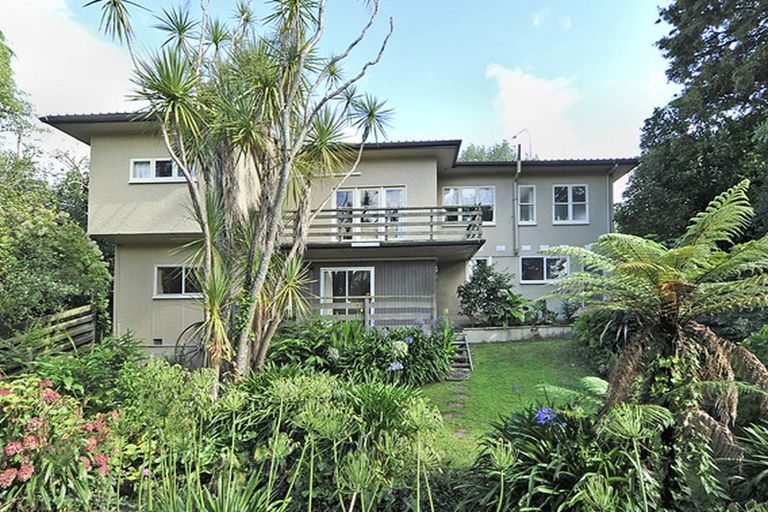 Photo of property in 1 Lancewood Lane, Roslyn, Palmerston North, 4414