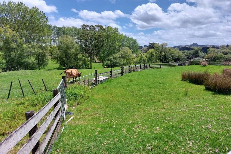 Photo of property in 54 Whakapirau Road, Maungaturoto, 0583