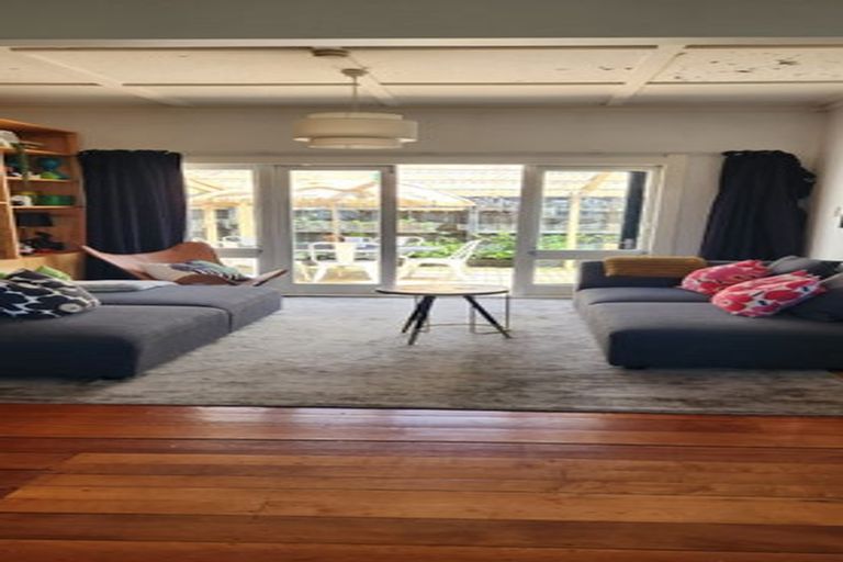 Photo of property in 11 Rimu Street, New Lynn, Auckland, 0600