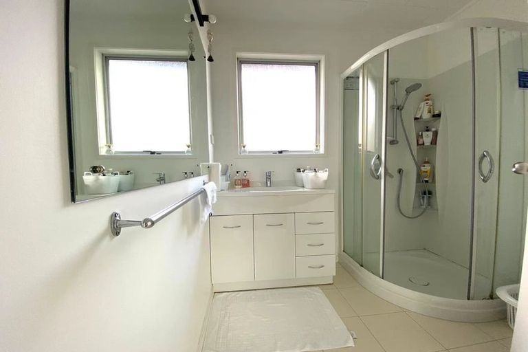 Photo of property in 59 Lavery Place, Sunnynook, Auckland, 0632