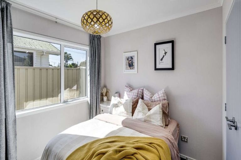 Photo of property in 38a Warwick Crescent, Taradale, Napier, 4112