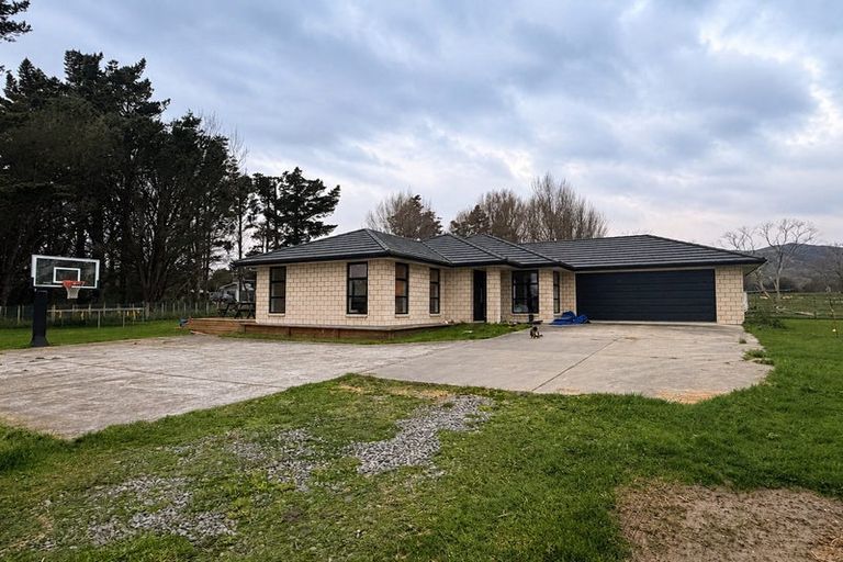 Photo of property in 24 Rewarewa Street, Owhata, Rotorua, 3010
