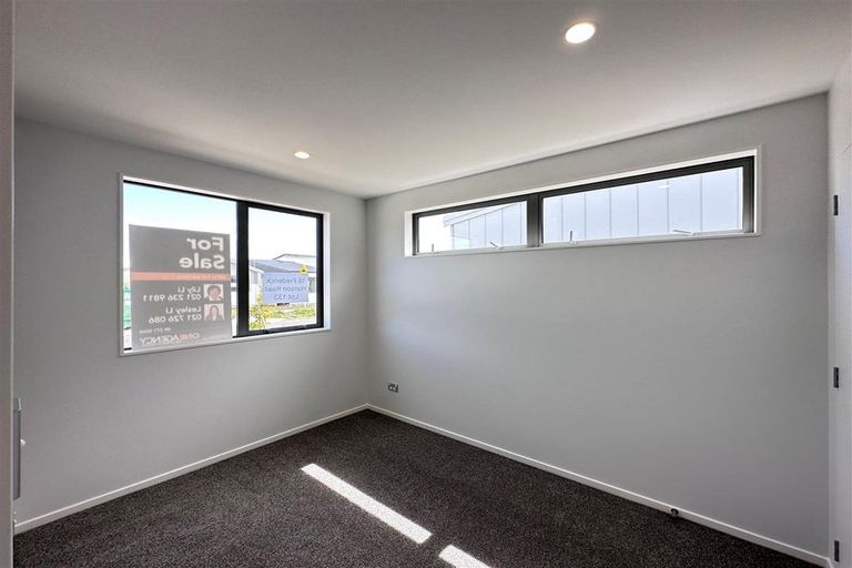 Photo of property in 16 Fredrick Hanson Road, Papakura, 2110