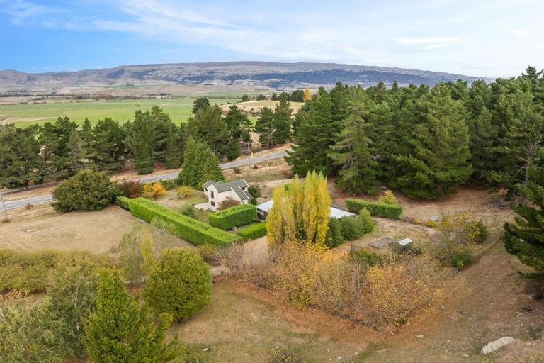 Photo of property in 2331 Luggate-cromwell Road, Queensberry, Cromwell, 9383