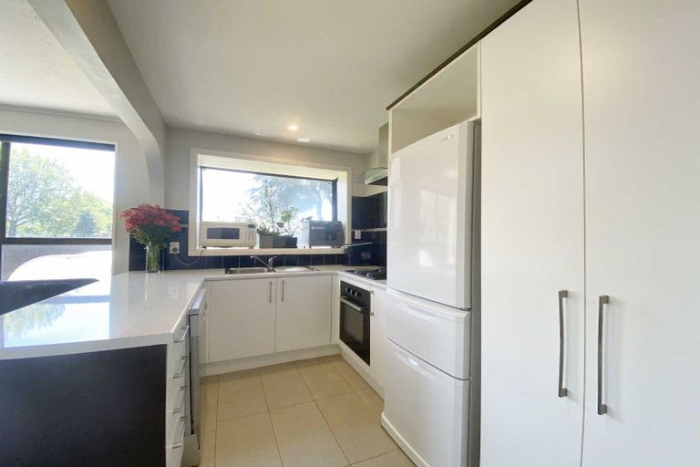 Photo of property in 2/40 Sarabande Avenue, Redwood, Christchurch, 8051