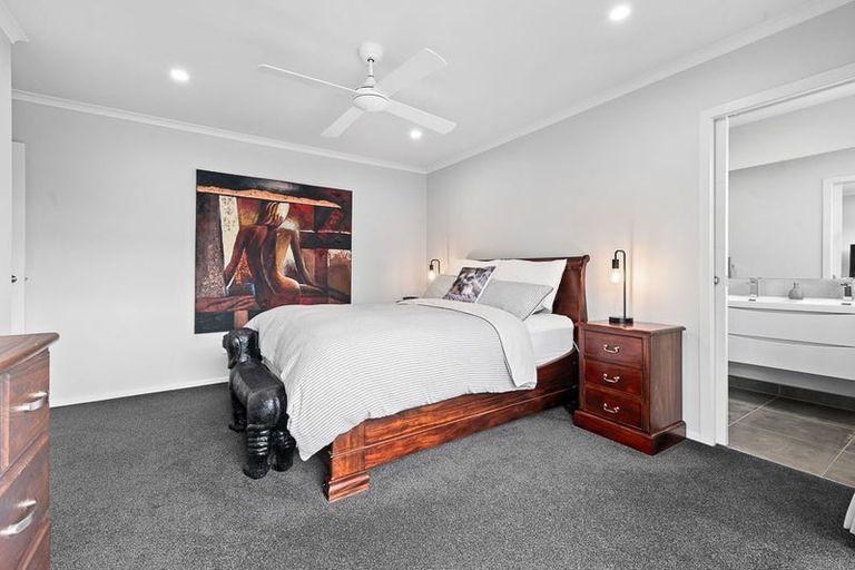 Photo of property in 2 Oderings Place, Huntington, Hamilton, 3210
