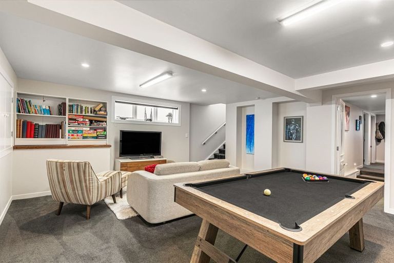 Photo of property in 37 Mozeley Avenue, Devonport, Auckland, 0624