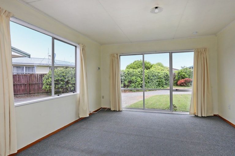 Photo of property in 82 Wynyard Crescent, Tamatea, Napier, 4112